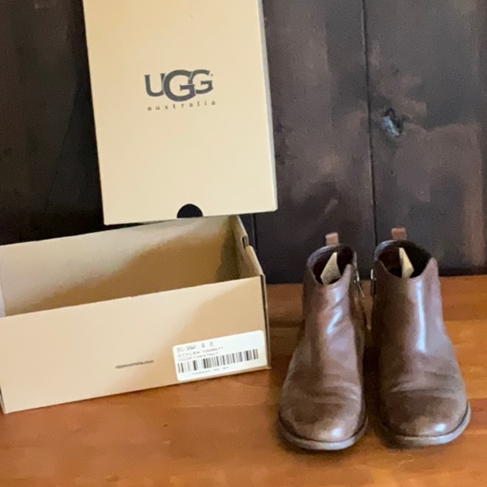 UGG Demi Ankle Chestnut Boots 8.5